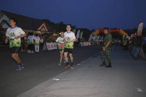 BIB: 
                            <button type="button" onclick="openModal(3530582)" class="btn btn-primary btn-sm float-right btn-popup" data-toggle="modal" data-target=".modal-high-quality">
                        <i class="fas fa-shopping-cart"></i> Add to Cart
                    </button>
                                            <button type="button" onclick="isThisMe(3530582, true)" class="btn btn-success btn-sm float-right btn-popup btn-isme hidden" data-toggle="tooltip" data-placement="bottom" title="นี่คือรูปของคุณใช่ไหม คลิกที่นี่เพื่อเอาเข้าอัลบั้ม">
                        <i class="fas fa-plus"></i> Add to album
                    </button>
                    <button type="button" onclick="isThisMe(3530582, false)" class="btn btn-warning btn-sm float-right btn-popup btn-isnotme hidden">
                        <i class="fas fa-ban"></i> Remove from album
                    </button>